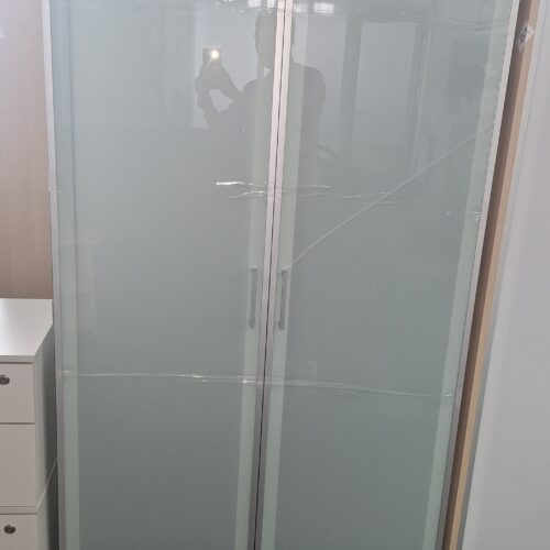 Шкаф гардеробный с железным каркасом