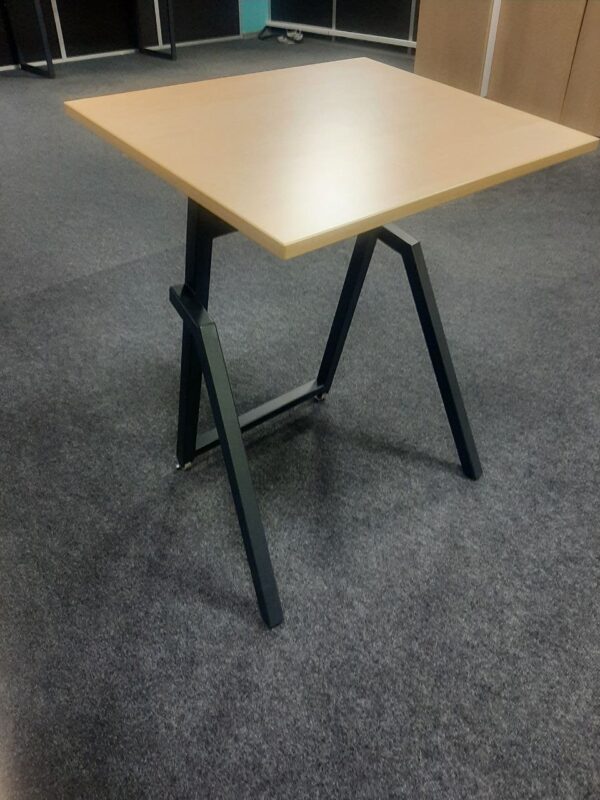 Стол письменный, складной